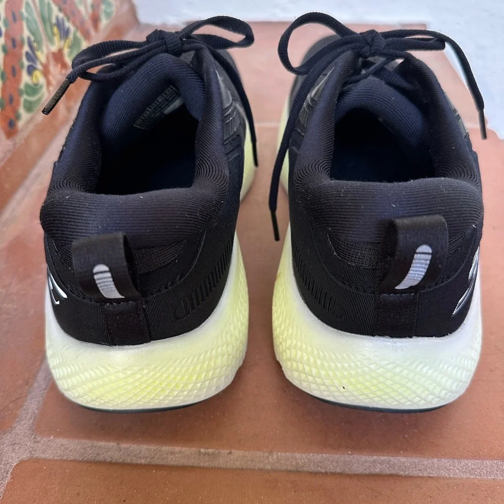 Skechers Archfit Men’s Running sneaker Size 10.5 Black/neon yellow - Picture 2 of 9